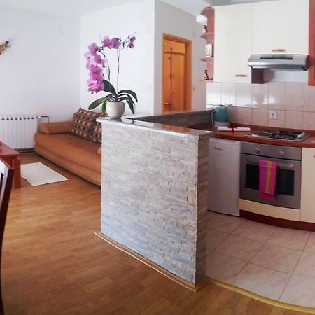 Guest House Domig Licko Lesce Buitenkant foto