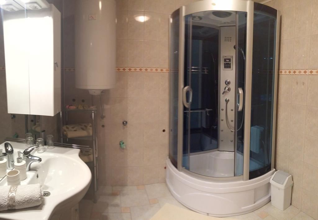 Guest House Domig Licko Lesce Buitenkant foto