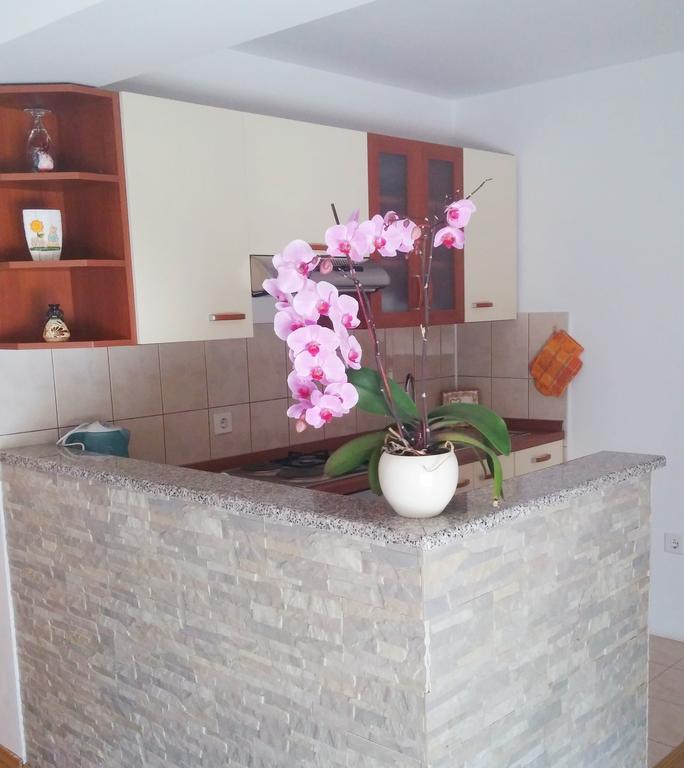 Guest House Domig Licko Lesce Buitenkant foto