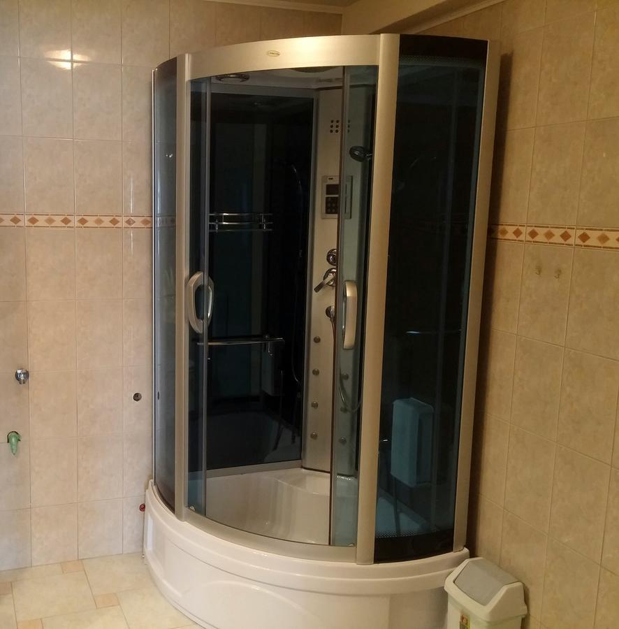 Guest House Domig Licko Lesce Buitenkant foto