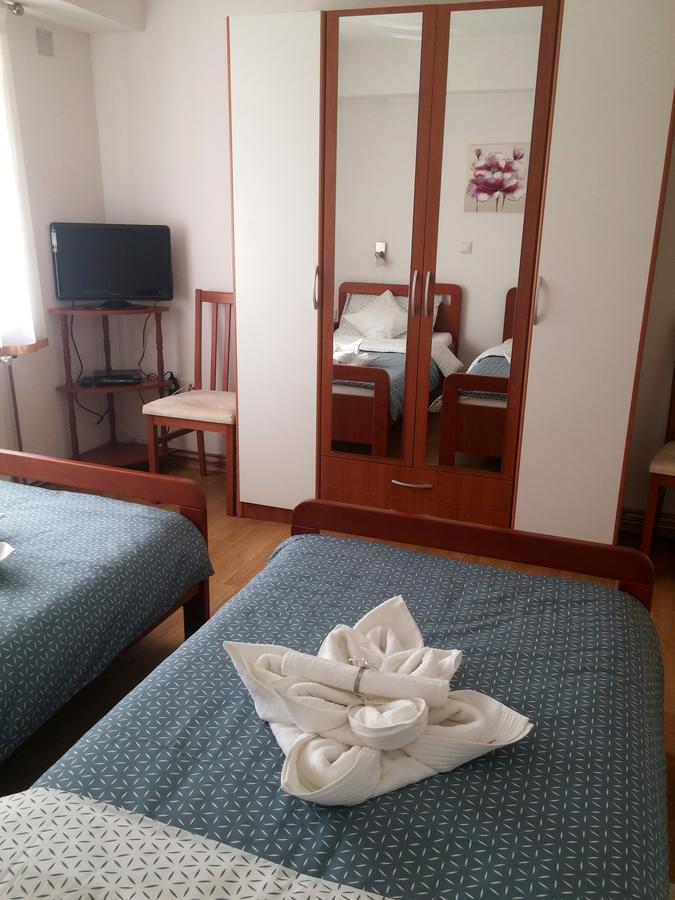 Guest House Domig Licko Lesce Buitenkant foto